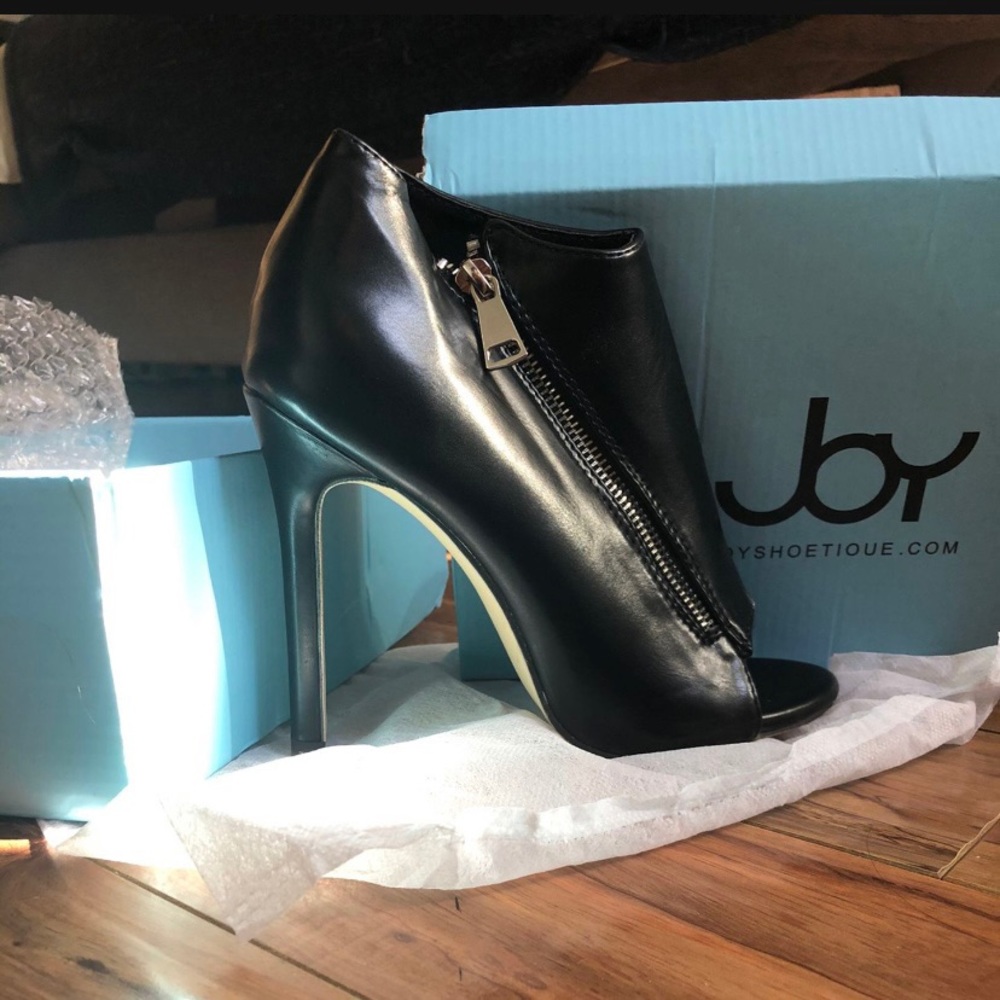Joy Shoetique Women Shoes